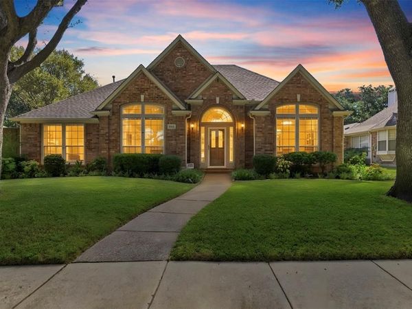 2910 Live Oak Drive, Rowlett, TX 75088