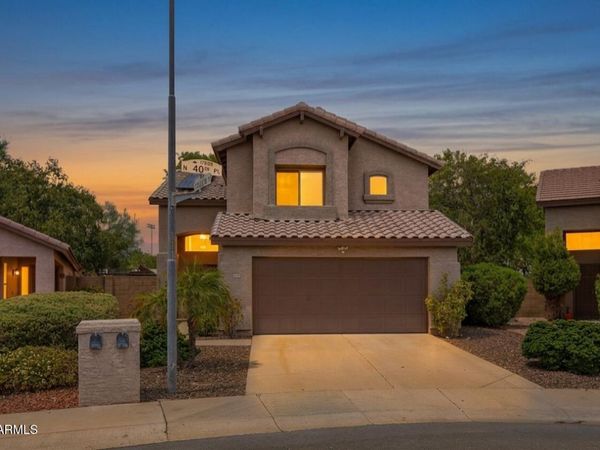 17246 N 40th Place, Phoenix, AZ 85032