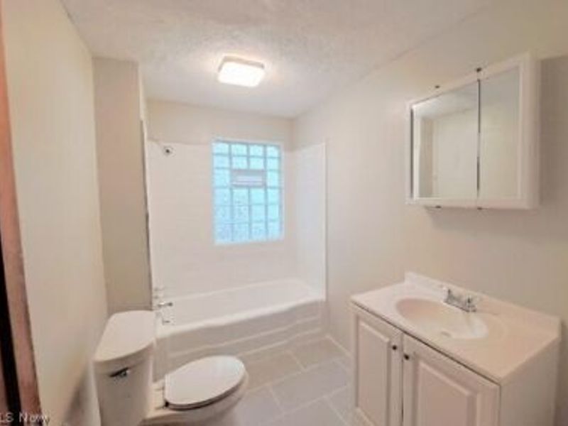 11213 Linnet Avenue, Cleveland, OH 44111 Photo 9