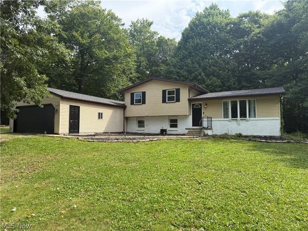 1950 Woodland Drive , Columbiana, OH 44408