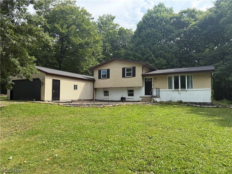 1950 Woodland Drive, Columbiana, OH 44408 Photo 1