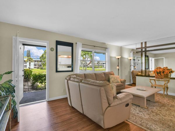 359 Saxony Trail, Unit H, Delray Beach, FL 33446