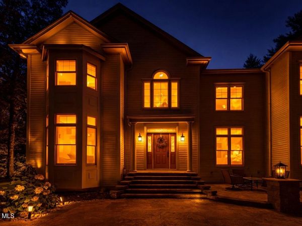 1 Shetland Green, Clifton Park, NY 12065