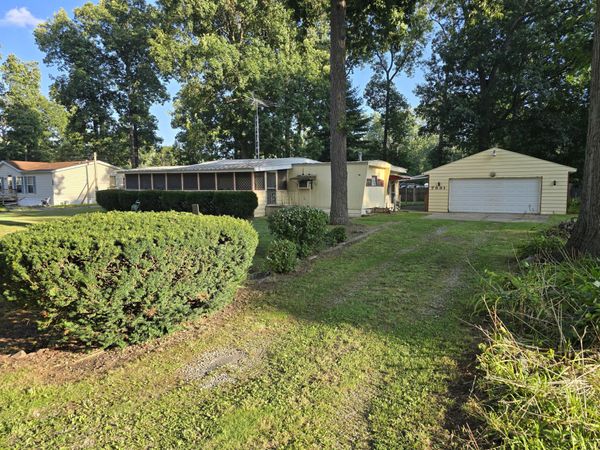 7991 Ivan Drive, Parma, MI 49269