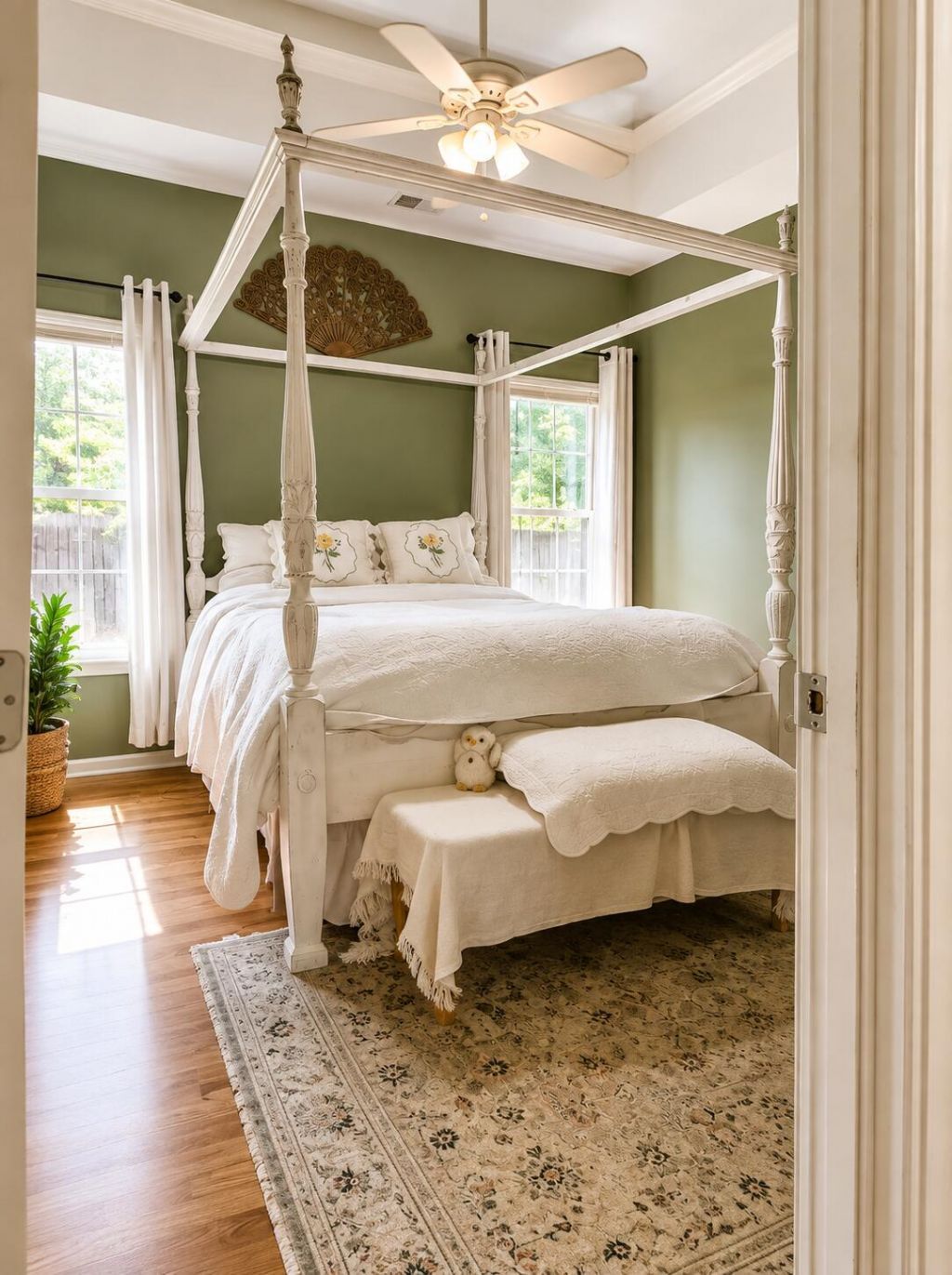 102 Dahlia Street Photo 14