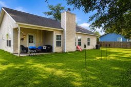 102 Dahlia Street photo 4