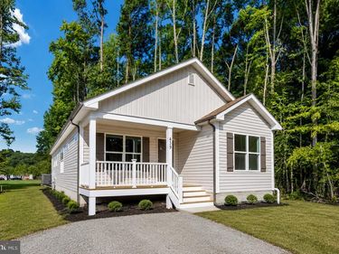 439 SHOREWOOD DRIVE, COLONIAL BEACH, VA 22443