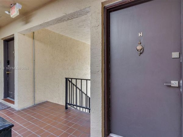 13726 SW 90th Ave , Unit 28, Miami, FL 33176
