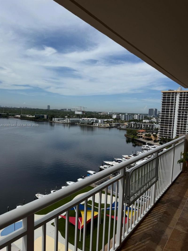 250 174th St , Unit 1420, Sunny Isles Beach, FL 33160 Photo