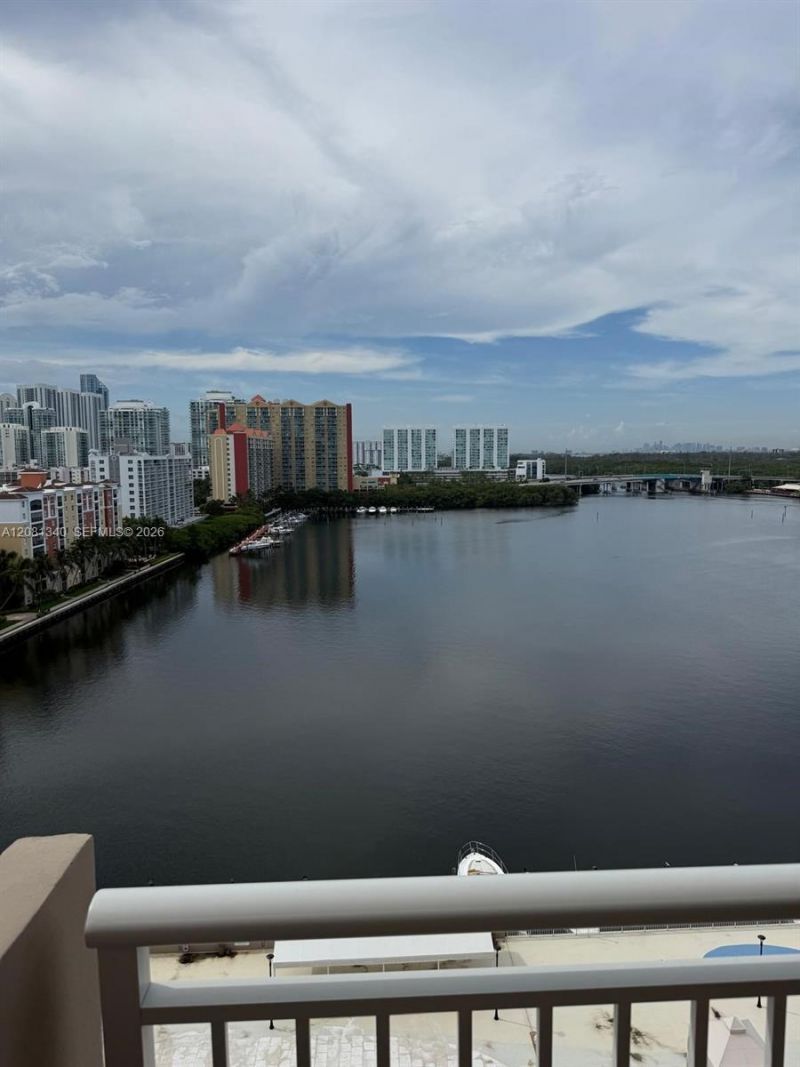250 174th St , Unit 1420, Sunny Isles Beach, FL 33160 Photo