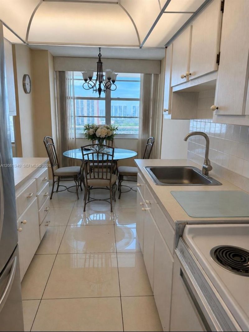 250 174th St , Unit 1420, Sunny Isles Beach, FL 33160 Photo