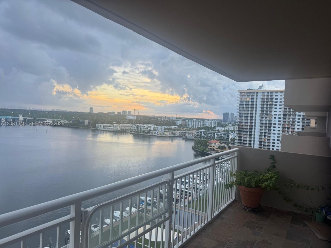 250 174th St , Unit 1420, Sunny Isles Beach, FL 33160 Photo
