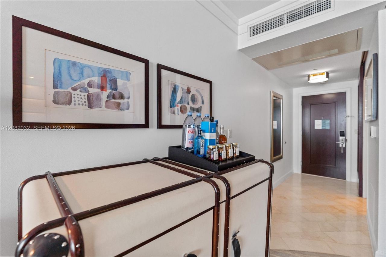 4391 Collins Ave, Unit 905, Miami Beach, FL 33140 Photo