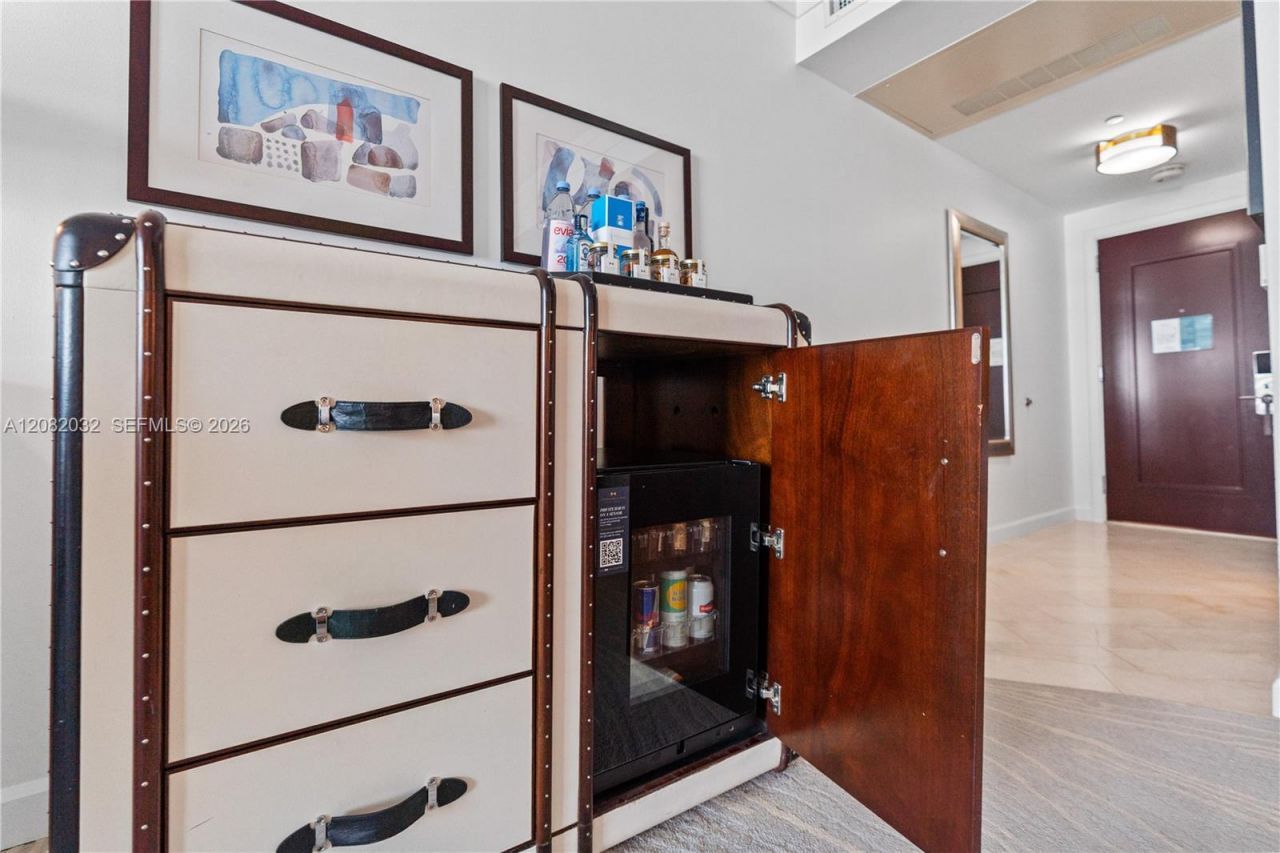 4391 Collins Ave, Unit 905, Miami Beach, FL 33140 Photo