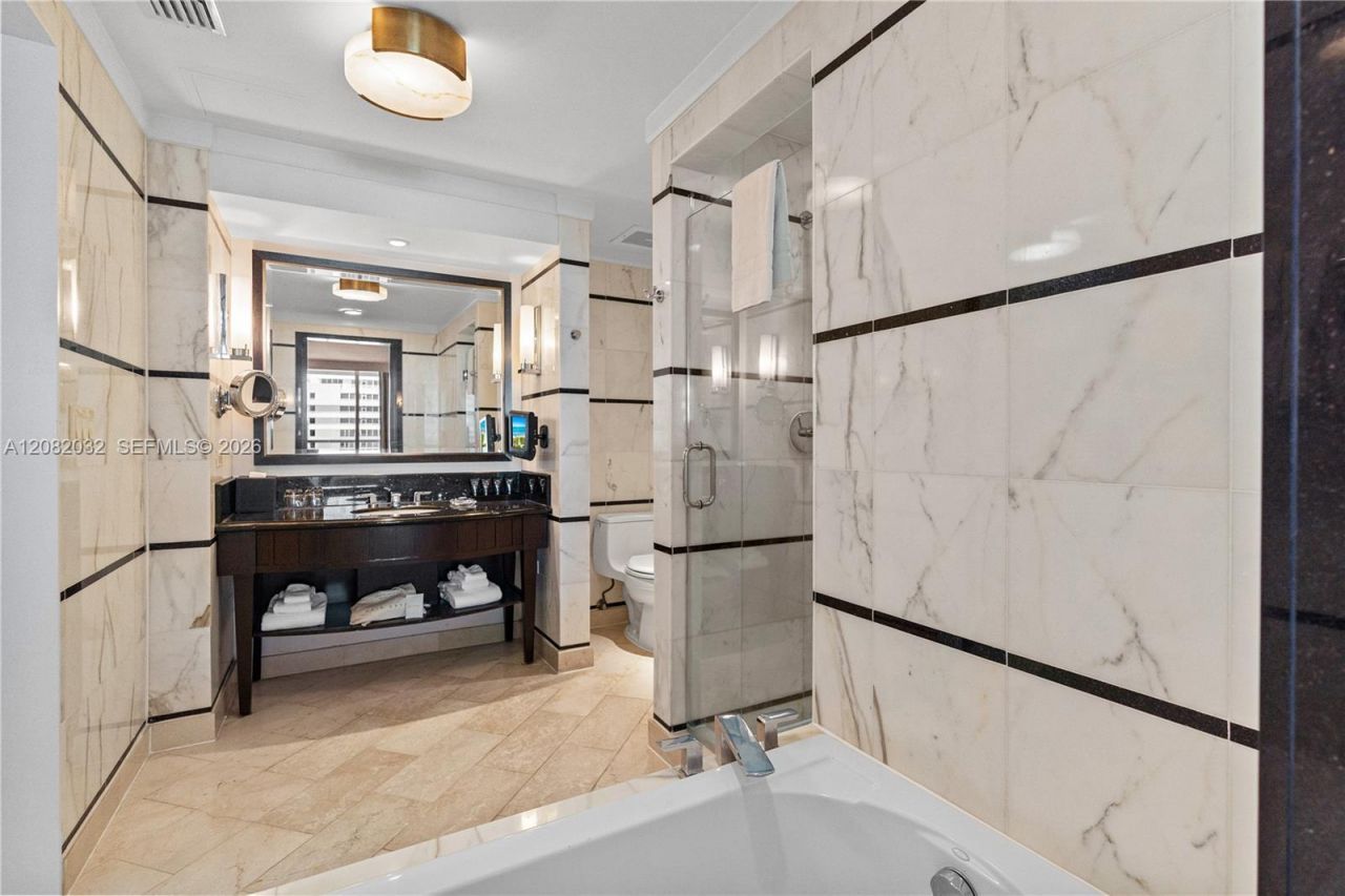 4391 Collins Ave, Unit 905, Miami Beach, FL 33140 Photo