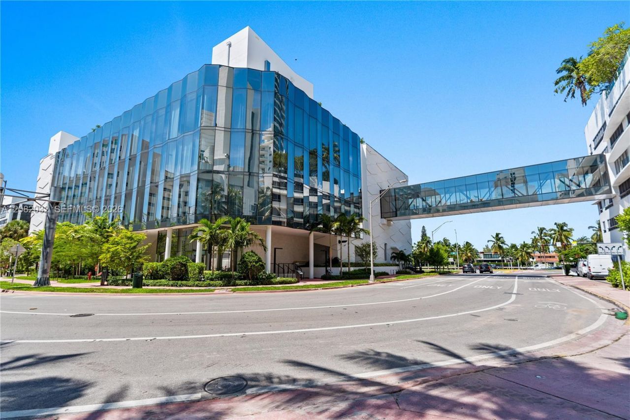 4391 Collins Ave, Unit 905, Miami Beach, FL 33140 Photo