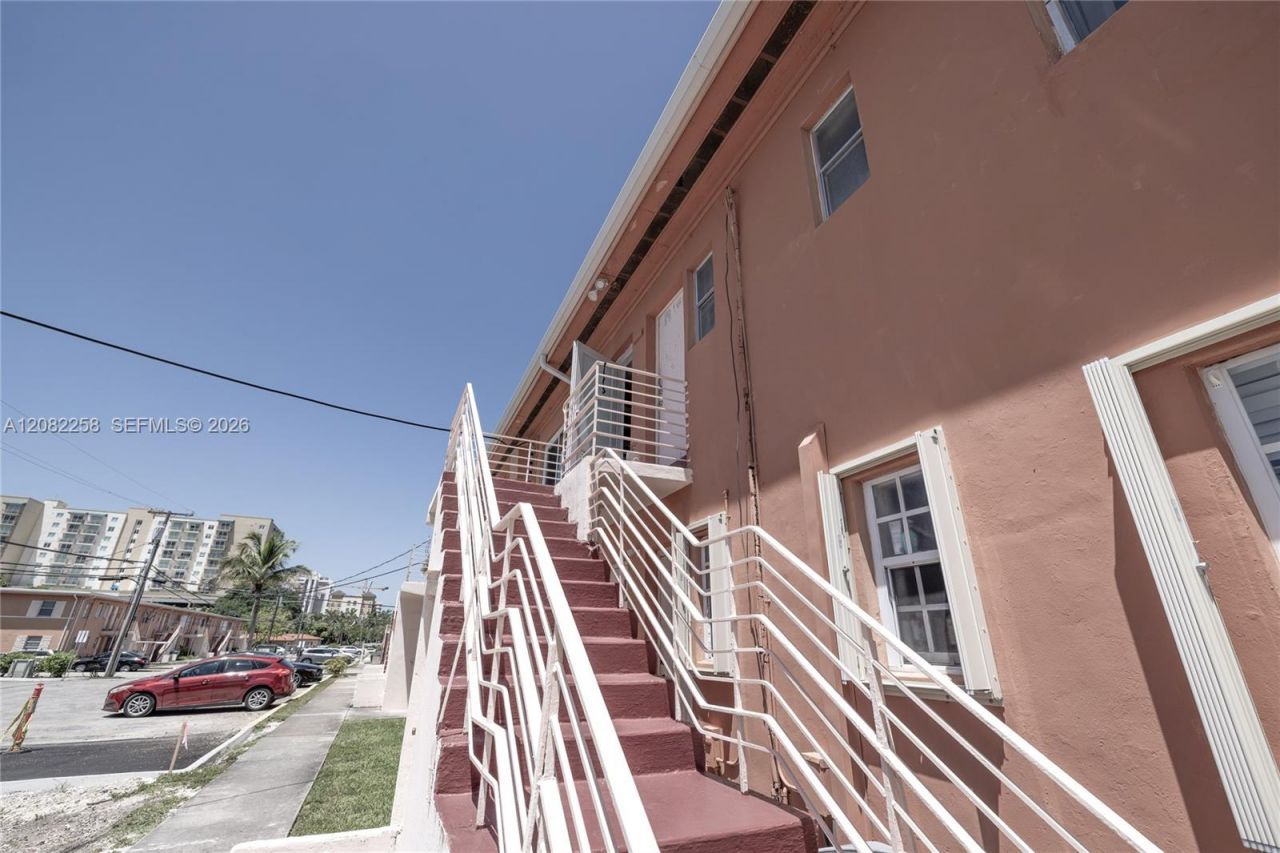 3550 SW 9th Ter, Unit 8B, Miami, FL 33135 Photo
