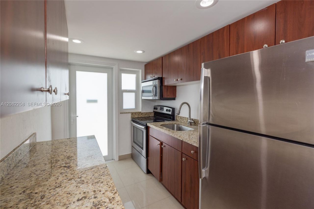 3550 SW 9th Ter, Unit 8B, Miami, FL 33135 Photo