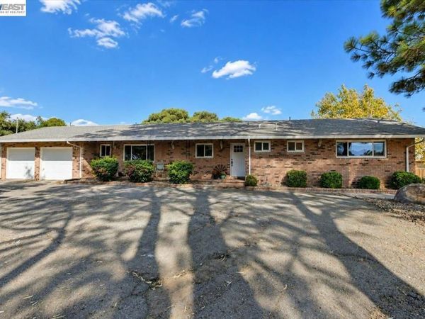 3360 Doyle Rd, Oakley, CA 94561