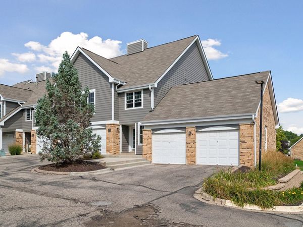 6155 Chasewood Parkway , Unit 201, Minnetonka, MN 55343