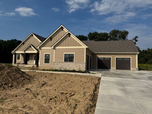 456 Stonebridge Parkway , Valparaiso, IN 46383