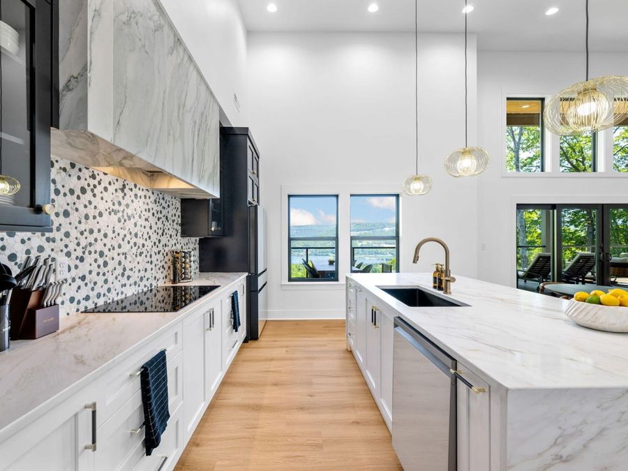 Property Image 100