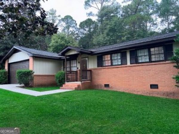 121 E Richardson Street, Oxford, GA 30054