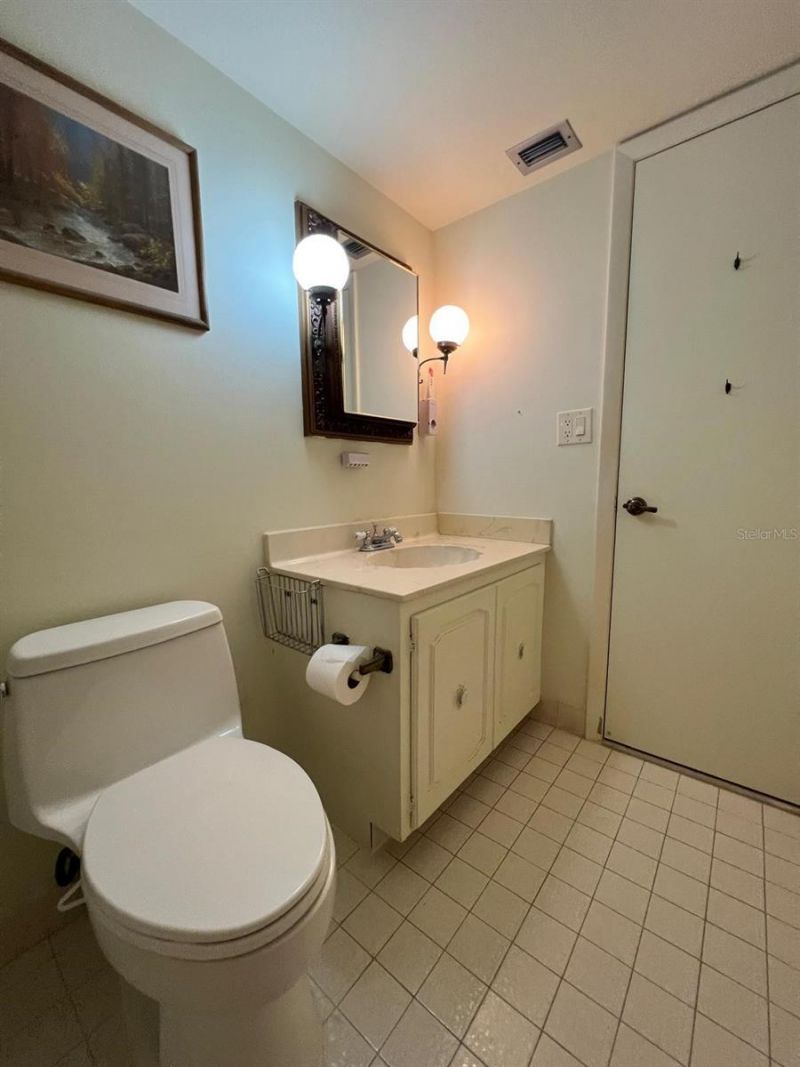 3910 Inverrary Boulevard, Unit B301, Lauderhill, FL 33319 Photo