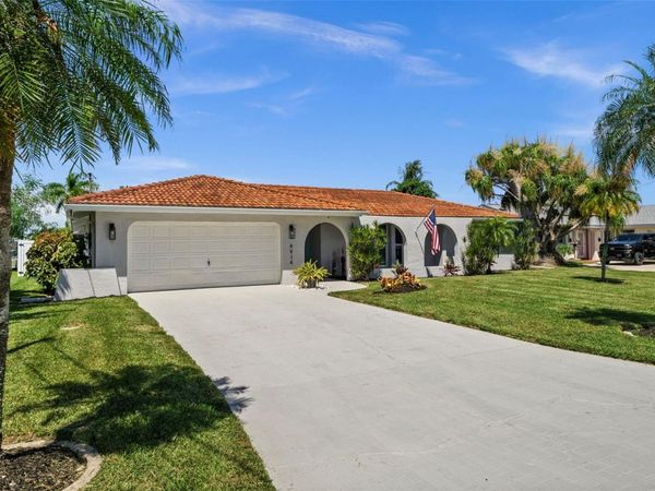 4914 SORRENTO COURT , CAPE CORAL, FL 33904