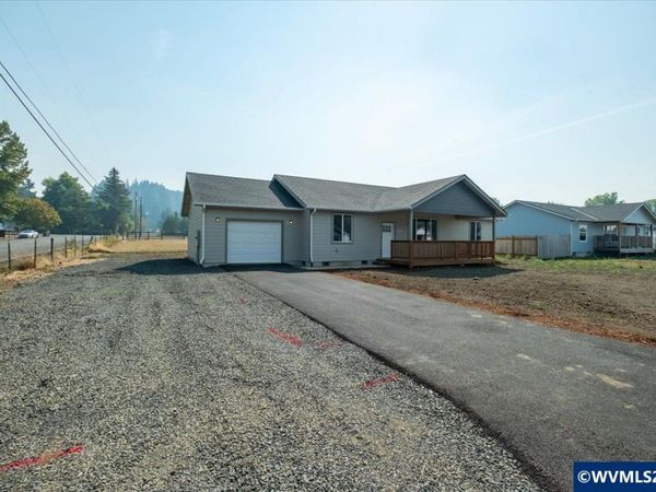 1221 49th St, Sweet Home, OR 97389