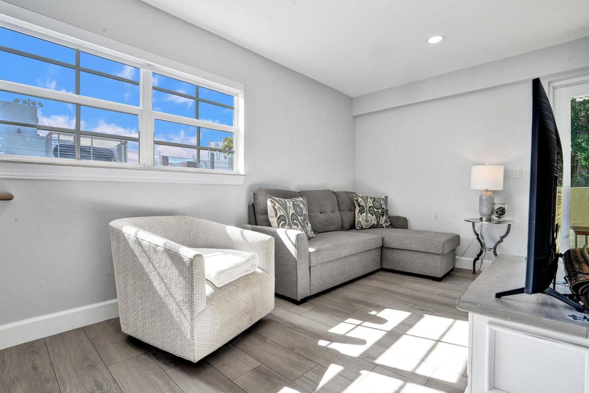 1411 NE 7th Street, Fort Lauderdale, FL 33304 Photo