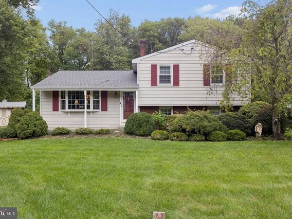 20 DIVERTY ROAD, PENNINGTON, NJ 08534