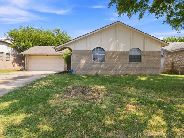 9021 E 56th Street , Tulsa, OK 74145