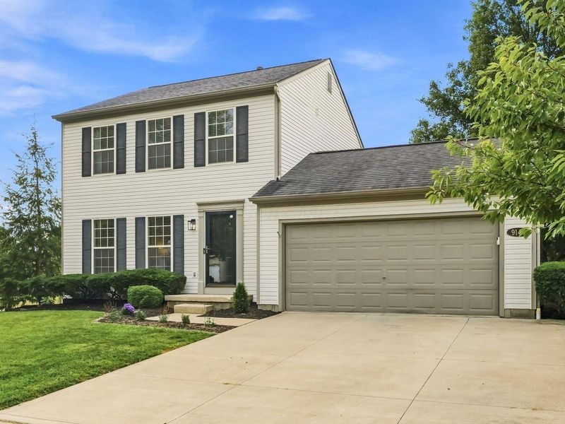 9149 Longstone Drive, Lewis Center, OH 43035 Photo 2