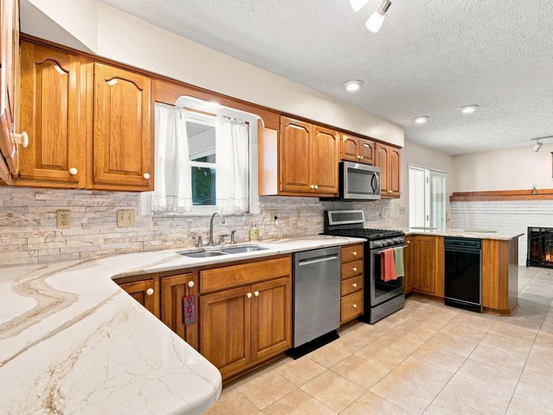 261 Brookhaven Drive E, Columbus, OH 43230 Photo 11