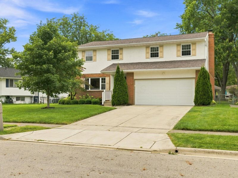 261 Brookhaven Drive E, Columbus, OH 43230 Photo 2