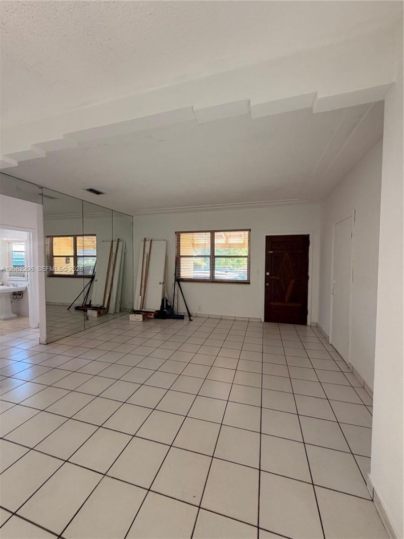 2395 SW 2nd St, Unit 2395, Miami, FL 33135 Photo