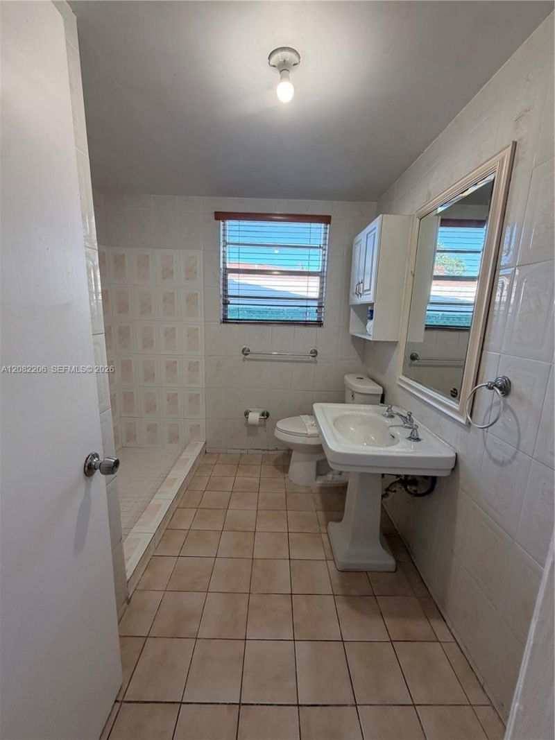 2395 SW 2nd St, Unit 2395, Miami, FL 33135 Photo