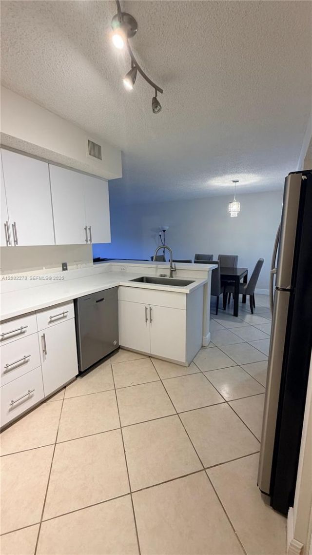 165 NW 96th Ter, Unit 3-105, Pembroke Pines, FL 33024 Photo