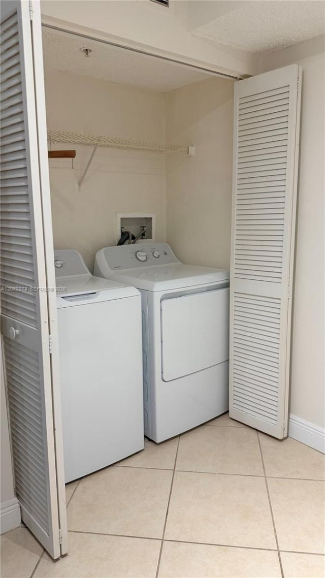 165 NW 96th Ter, Unit 3-105, Pembroke Pines, FL 33024 Photo