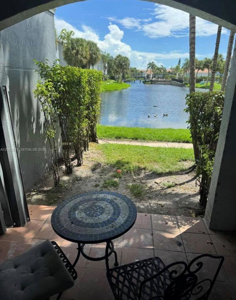 165 NW 96th Ter, Unit 3-105, Pembroke Pines, FL 33024 Photo