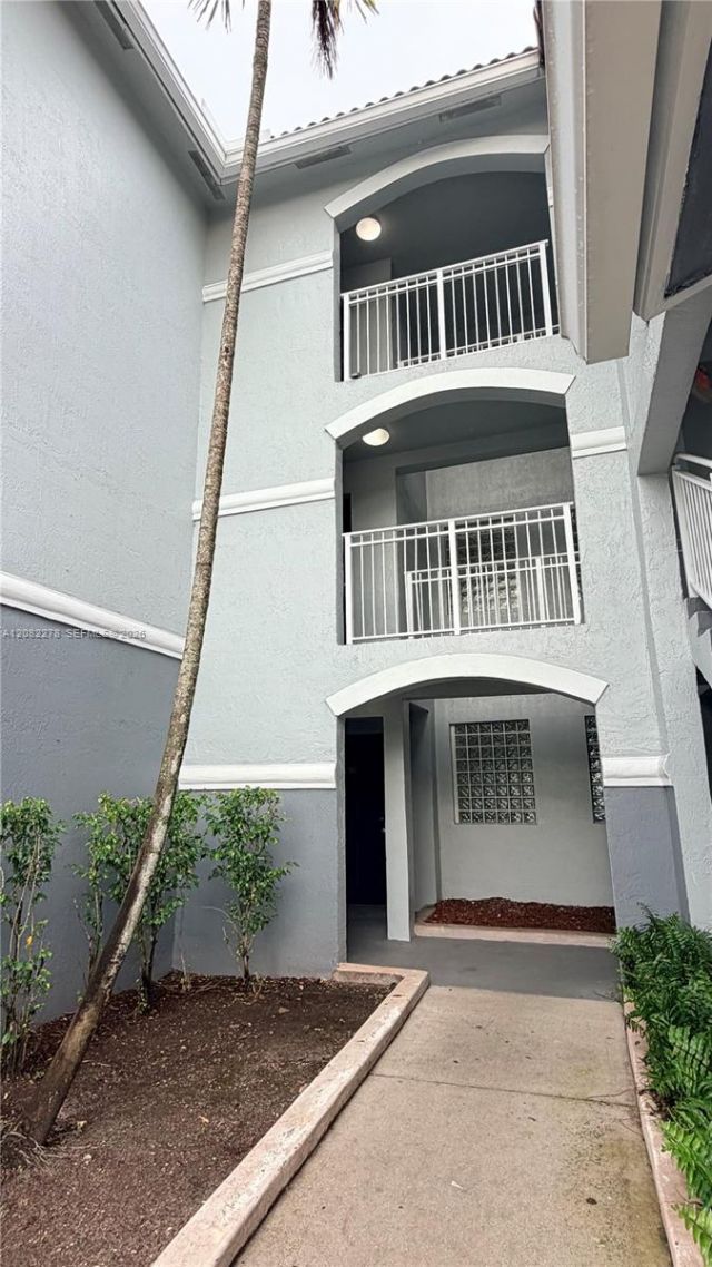 165 NW 96th Ter, Unit 3-105, Pembroke Pines, FL 33024 Photo
