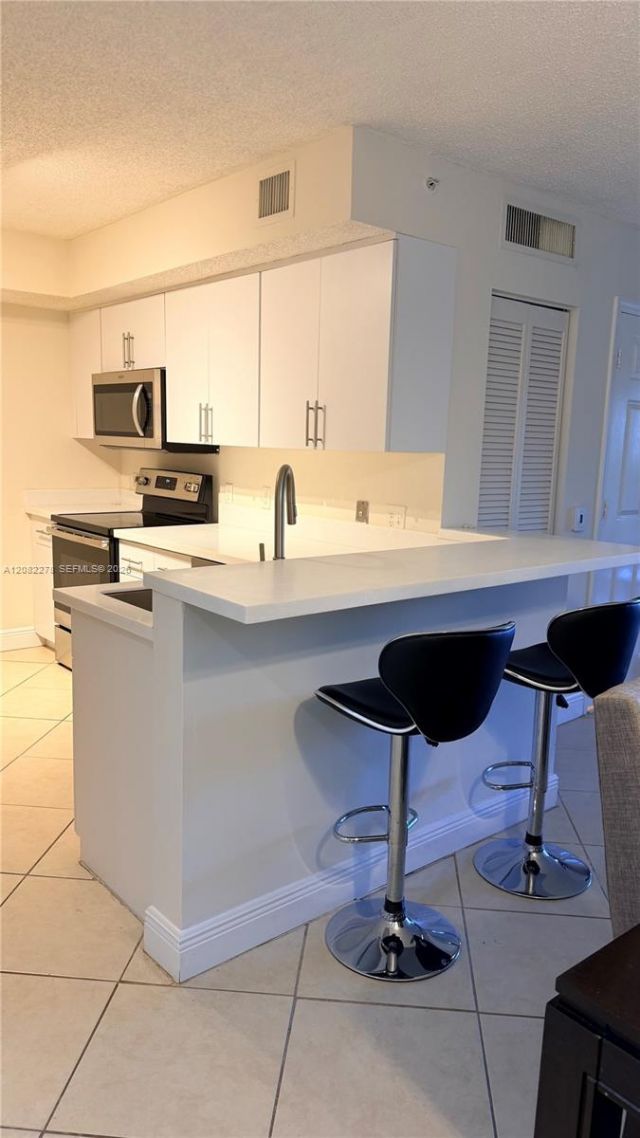 165 NW 96th Ter, Unit 3-105, Pembroke Pines, FL 33024 Photo