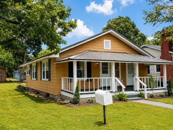 207 E Swanzy Street, Elizabethtown, NC 28337