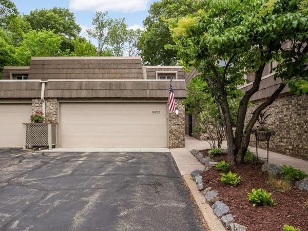 10250 Berkshire Road, Bloomington, MN 55437