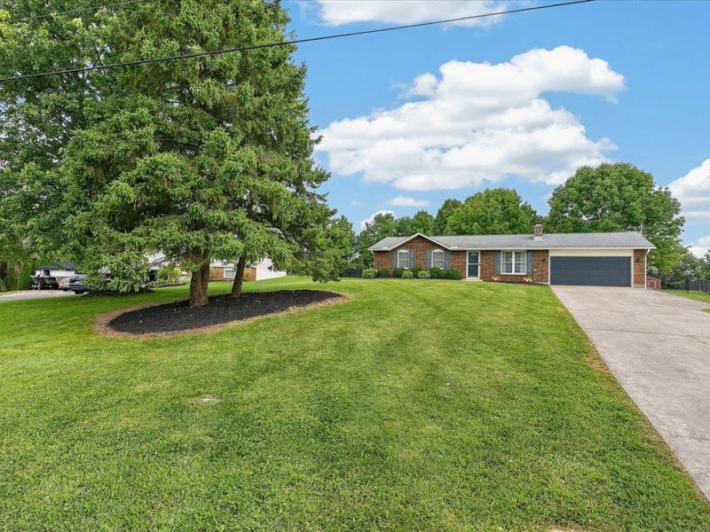 2600 Karok Drive, London, OH 43140 Photo 2