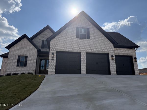 8625 Dancing Bear Lane, Knoxville, TN 37923