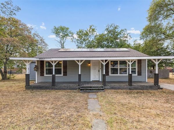 416 S Harrison Street, Pilot Point, TX 76258