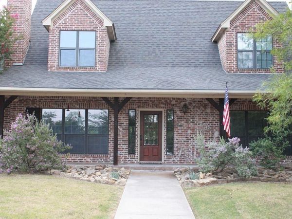 197 E Bay Drive, Bridgeport, TX 76426