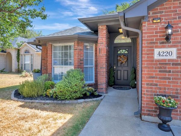 4220 Maryanne Place, Haltom City, TX 76137